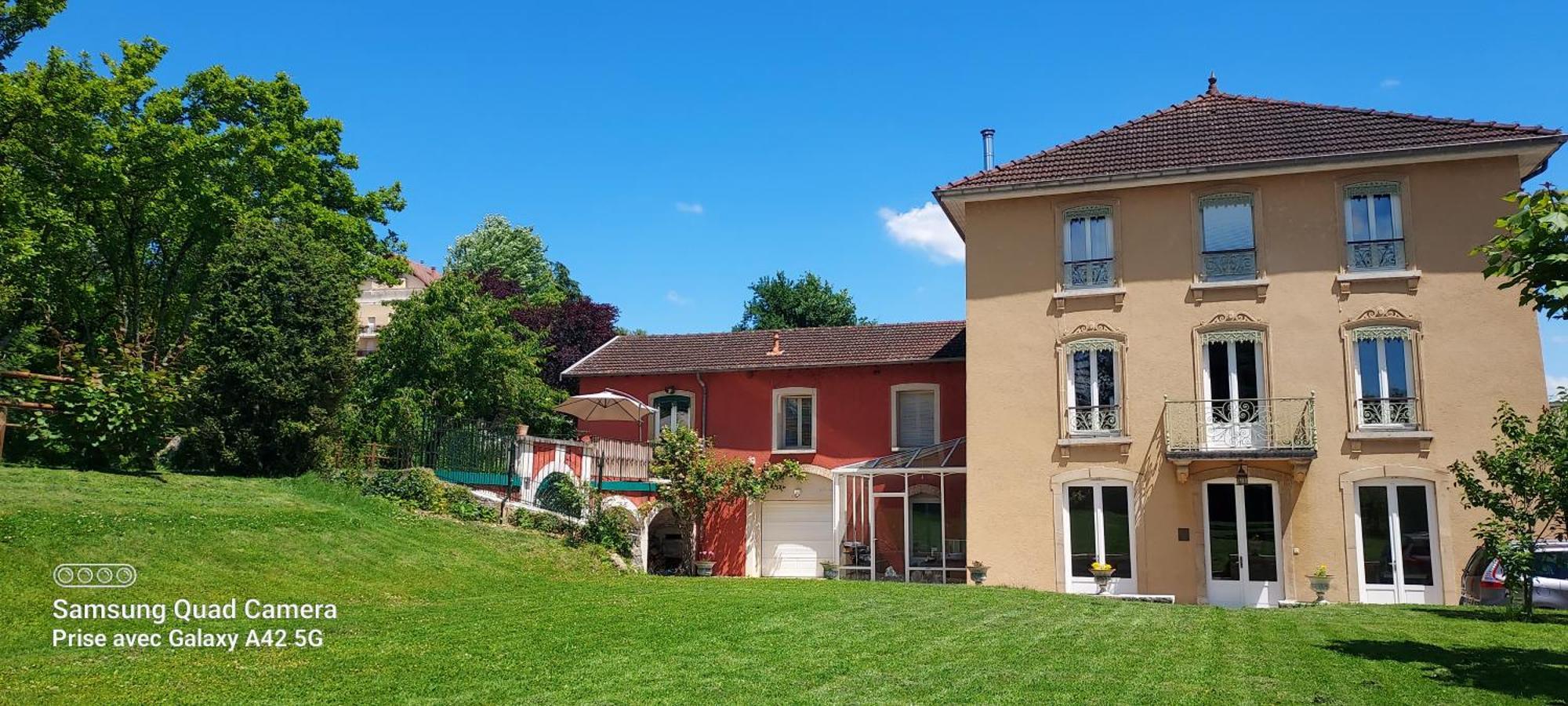 Maison Letrat Tour-du-Pin Zewnętrze zdjęcie